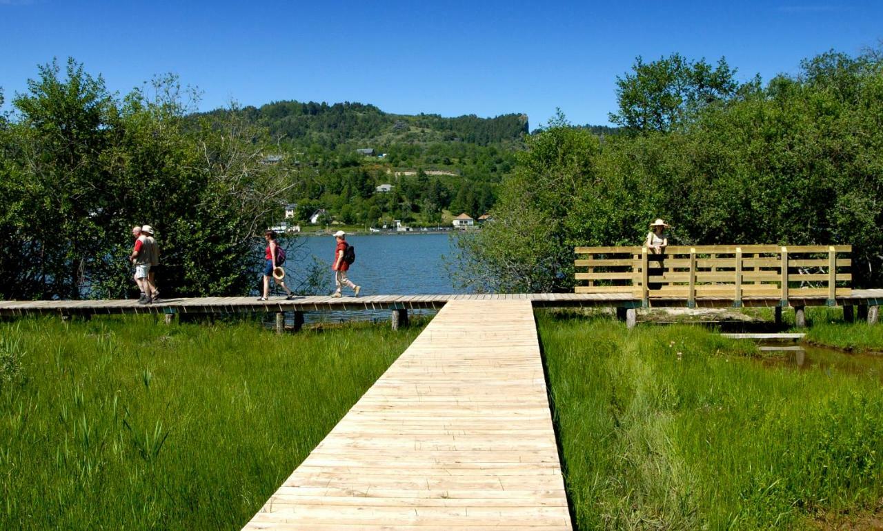 Camping Domaine Du Lac Chambon Мюроль Экстерьер фото