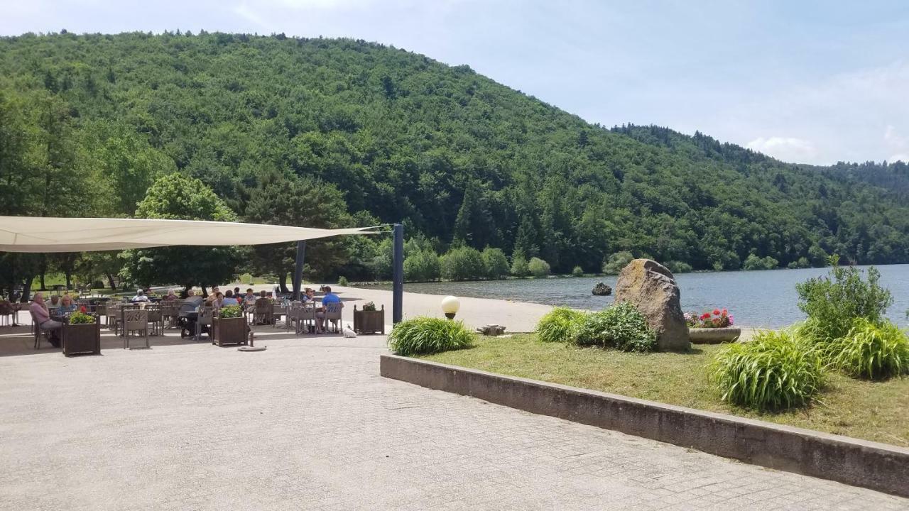 Camping Domaine Du Lac Chambon Мюроль Экстерьер фото